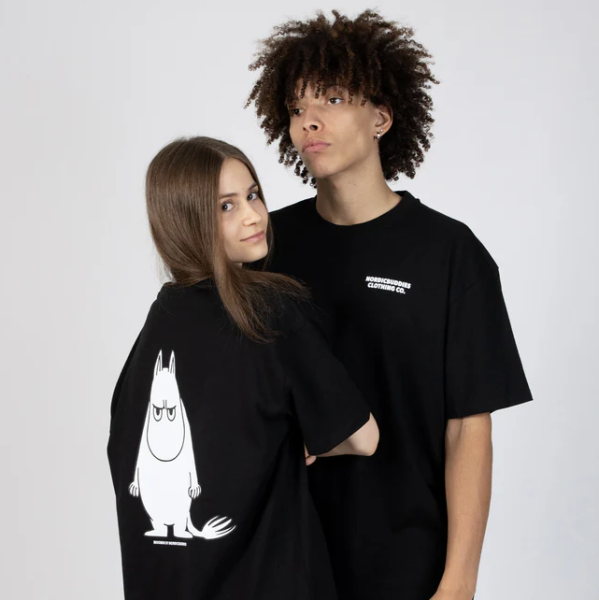 Aikuisten t-paita äkänen Muumi musta-2