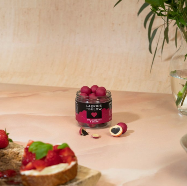 Lakrids by Bülow Love strawberries & cream 115g-2