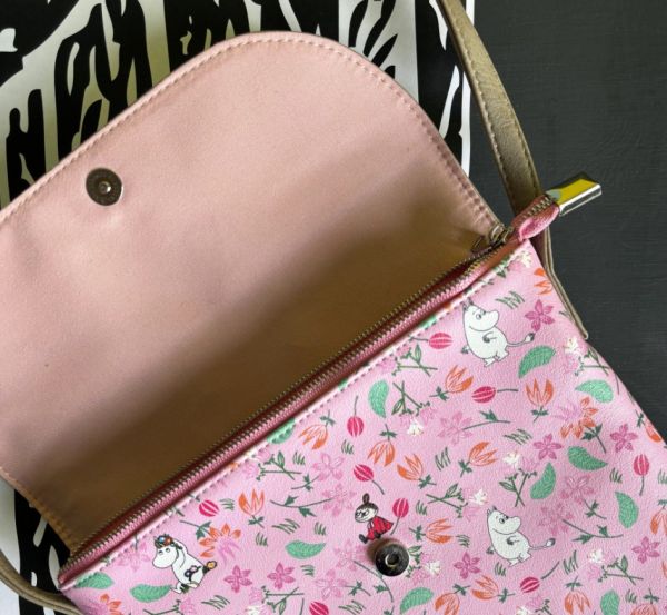 Muumi crossbody kukkaset-2